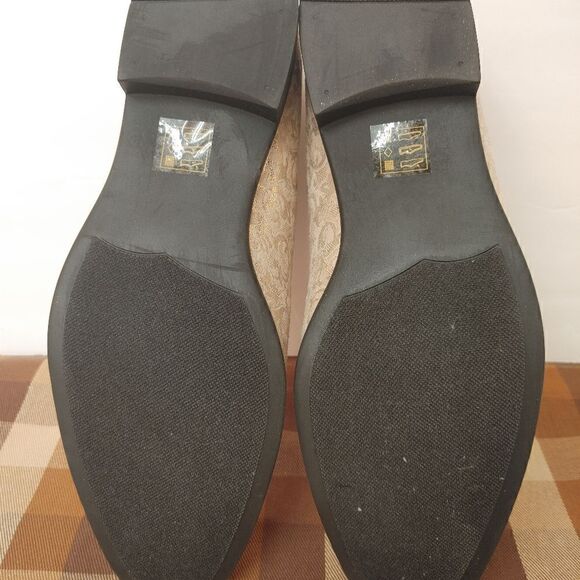 MEN'S AMALI EMBOSSED PAISLEY PRINT SLIP ON LOAFER WITH GOLD TASSELS. SIZE 10D - Picture 5 of 8